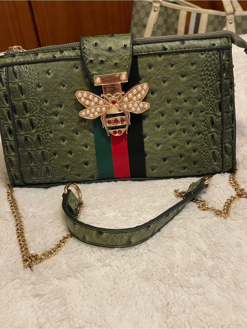 Versona Green Textured Crossbody with Bee Ornament